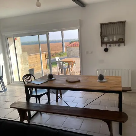 La Commanderie Des Templiers 4 Etoiles * Saint-Etienne-de-Brillouet