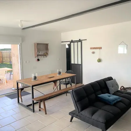 La Commanderie Des Templiers 4 Etoiles * Saint-Etienne-de-Brillouet