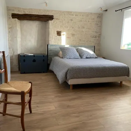 La Commanderie Des Templiers 4 Etoiles Feriehus Saint-Etienne-de-Brillouet