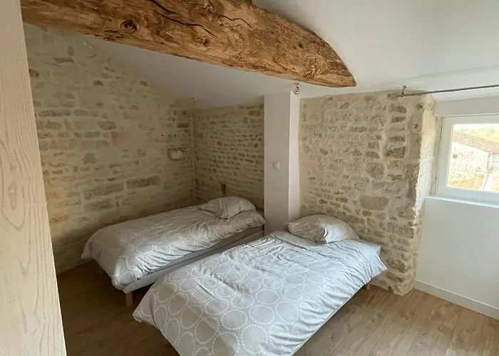 La Commanderie Des Templiers 4 étoiles Saint-Etienne-de-Brillouet